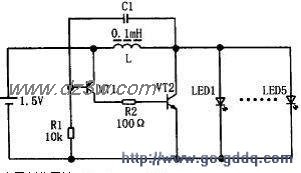 用1.5V电池供电的LED手电电路图