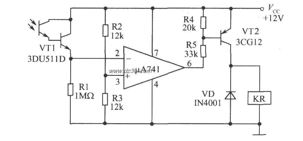光敏三极管组成的光触发电路图